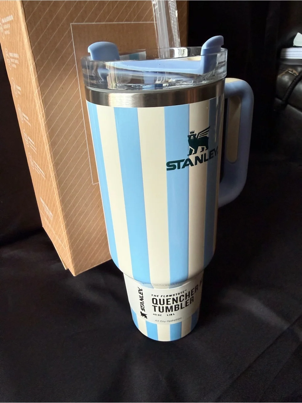 New Stanley 40oz Quencher H2.0 Tumbler - Classy Blue & White Stripe - Picture 5 of 8